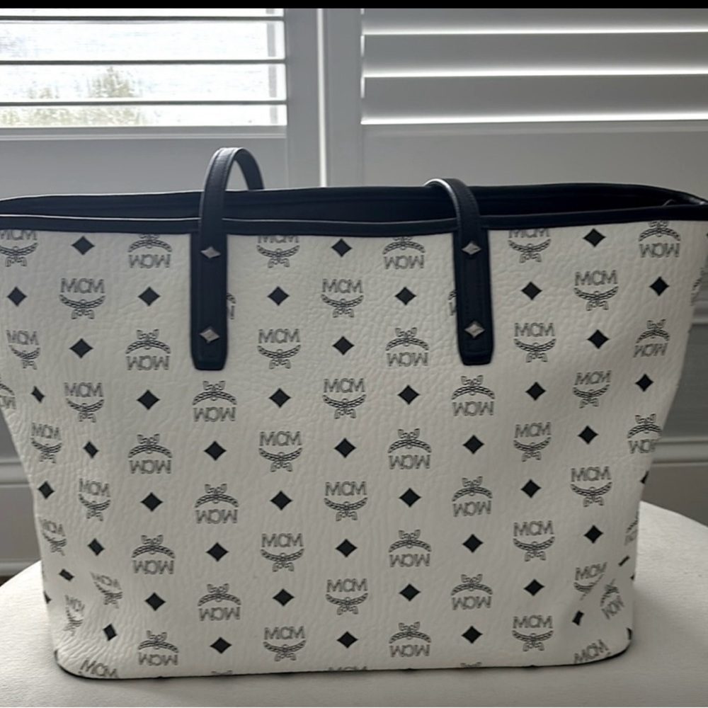 MCM Black and White Checkered Interior